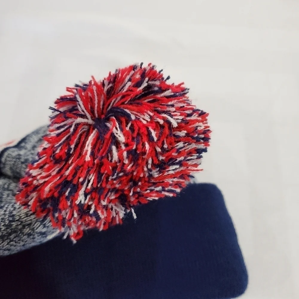 New York Giants Beanie One Size Blue Red NFL Football Embroidered Pom Pom Knit